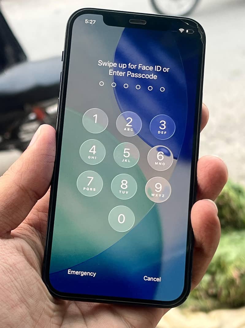 Apple iPhone 12 3