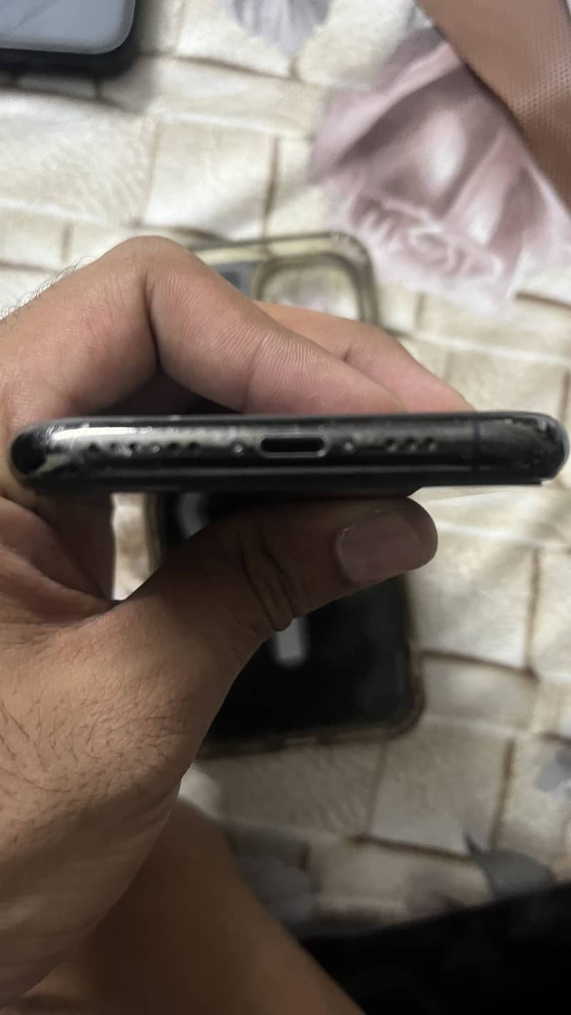 Apple iPhone 11 Pro 0
