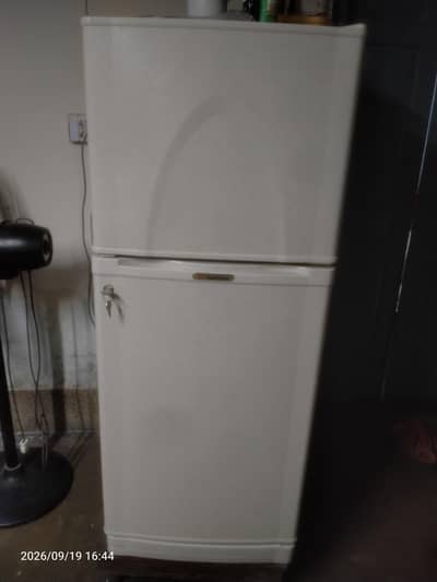 Dowlance fridge for sale