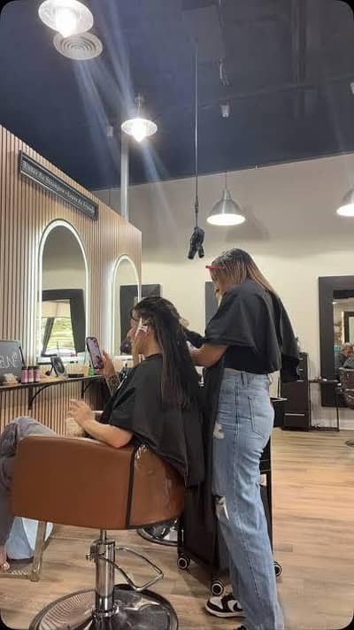 female salon Girl required ya jo parlour ka kam janti ho