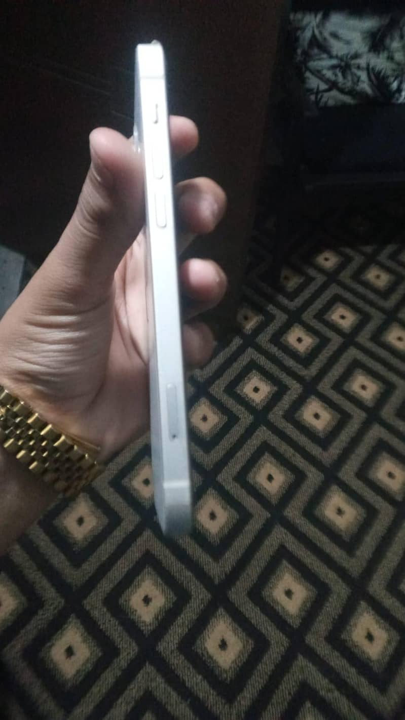 iPhone 12 3
