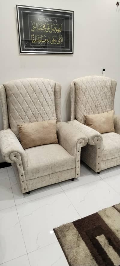 brand new pure wooden sofa chairs in excellent condition