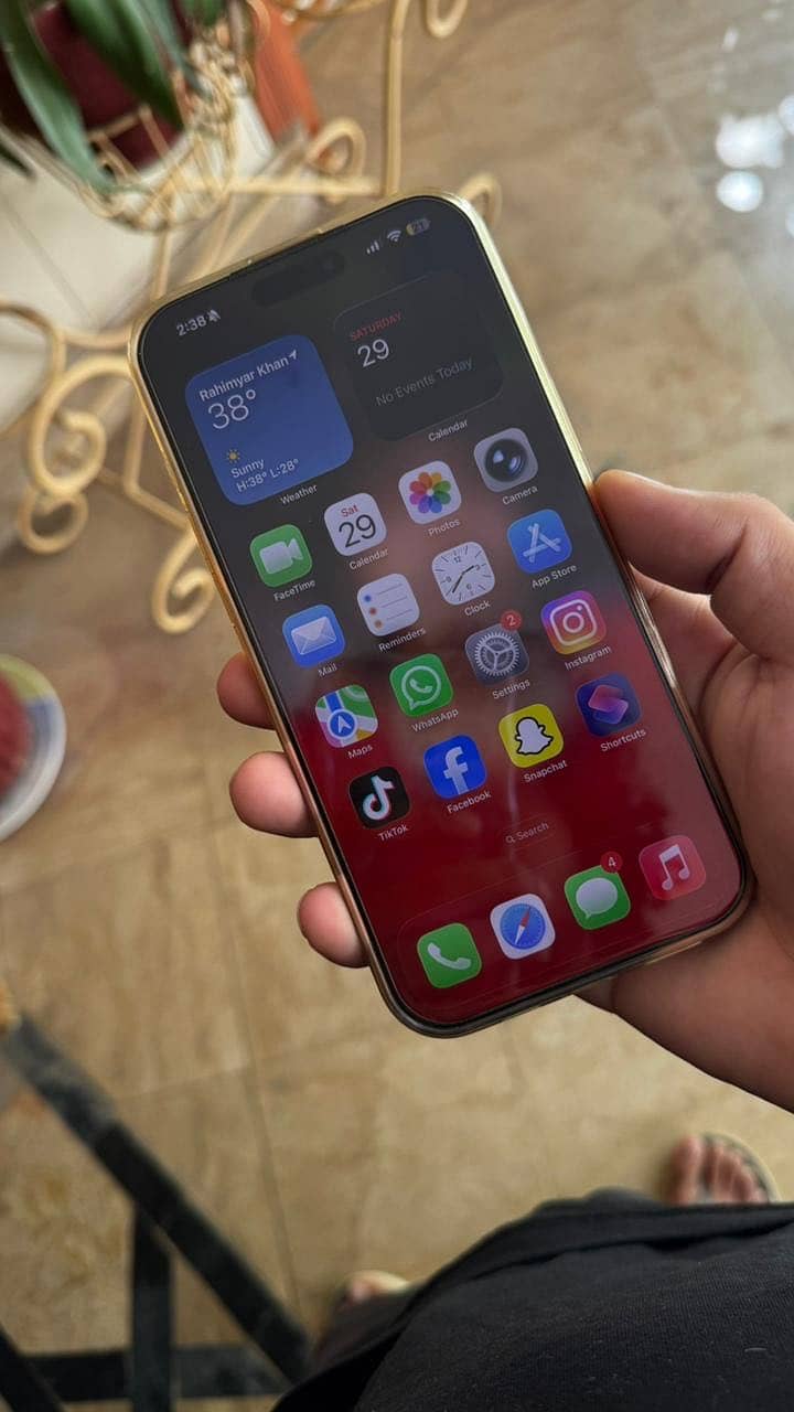 Apple iPhone 16 Pro Max 10
