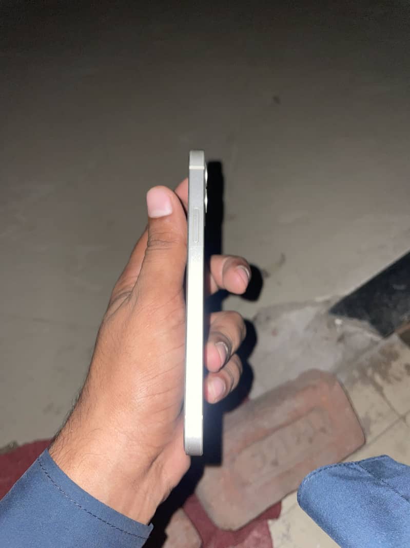 Apple iPhone 12 3