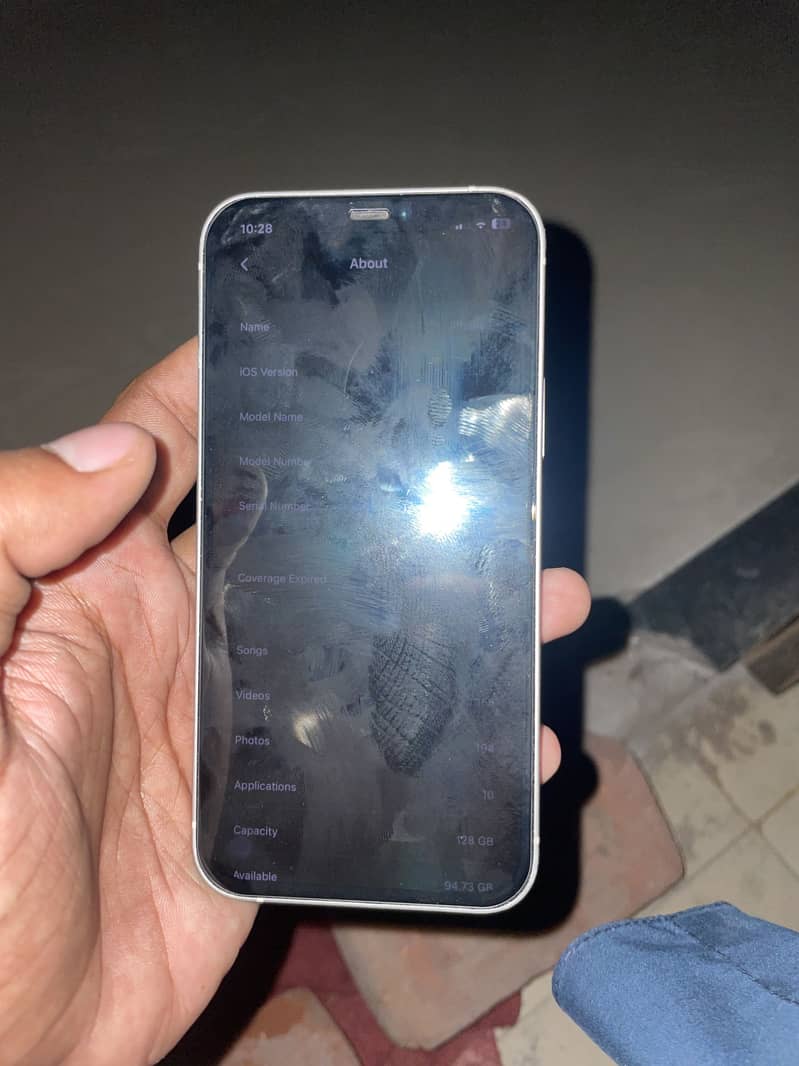 Apple iPhone 12 4