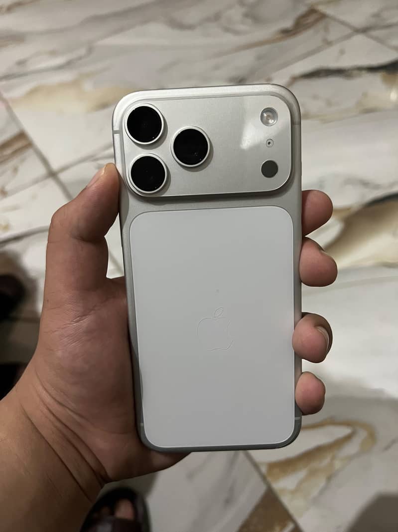 iPhone 17 Pro Max 0