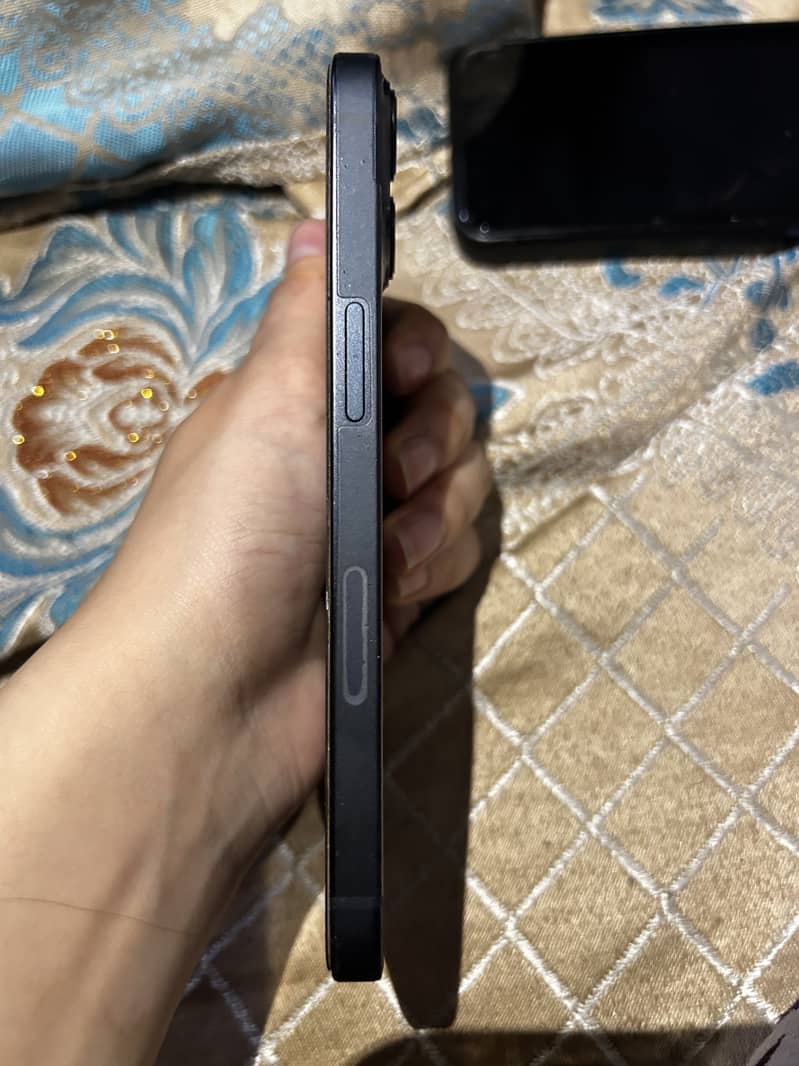 Apple iPhone 13 4