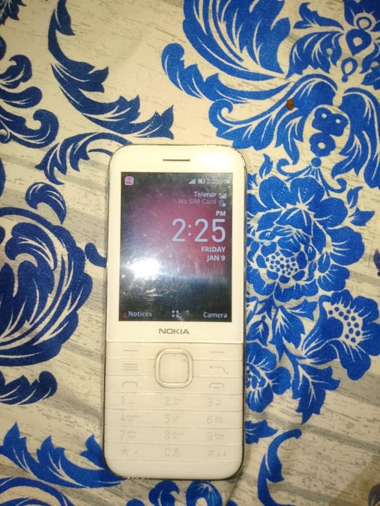 Nokia 8000 2