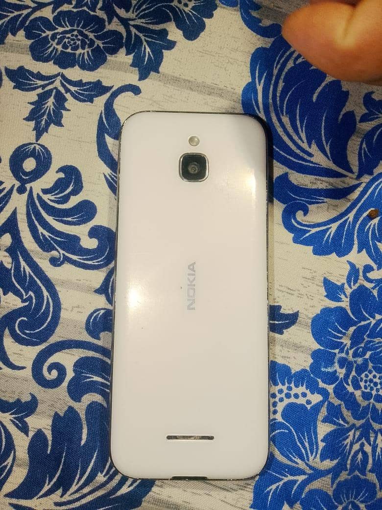 Nokia 8000 4