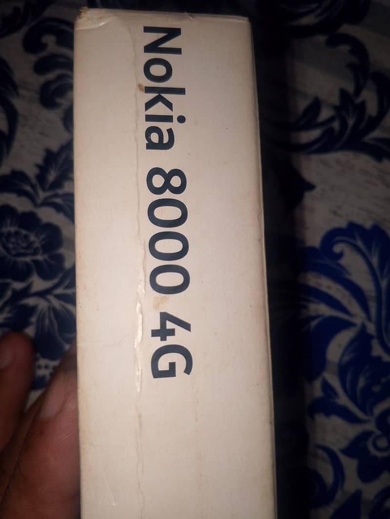 Nokia 8000 8