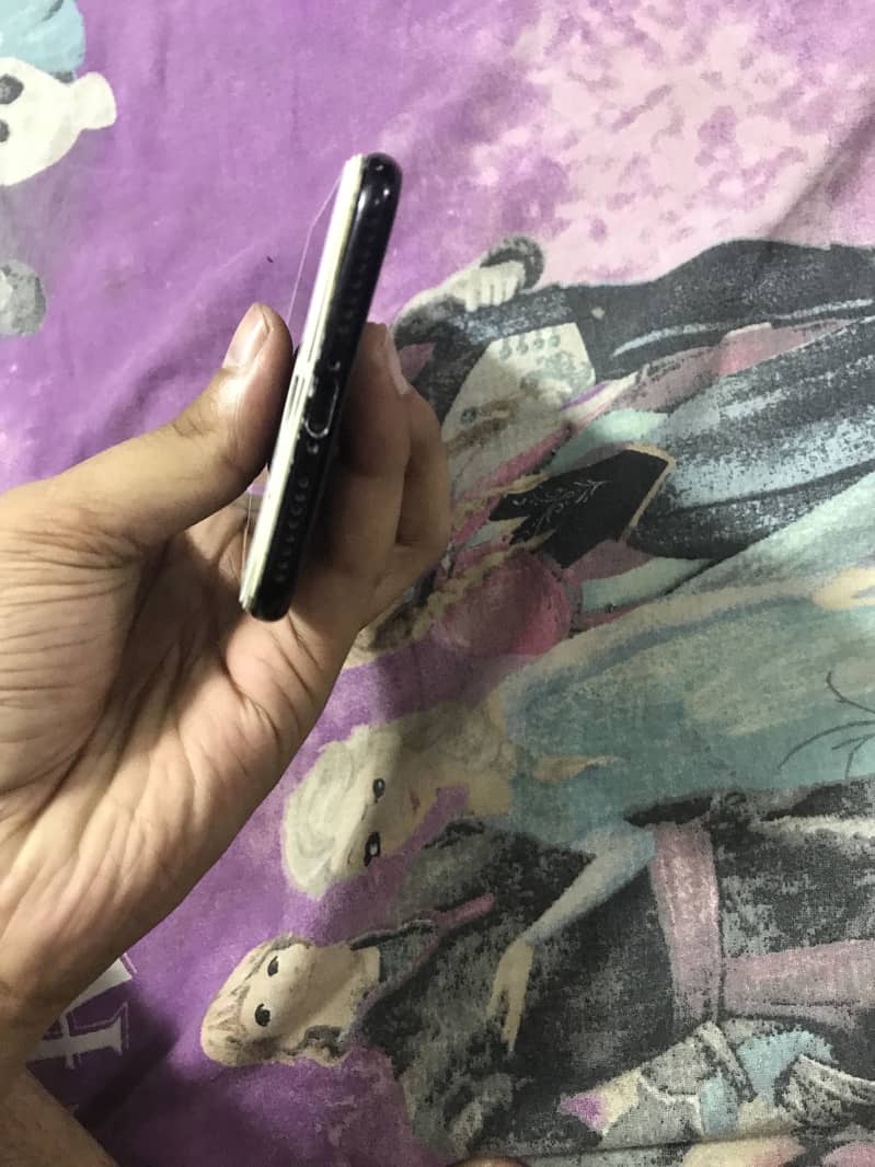 Apple iPhone 7 Plus 2