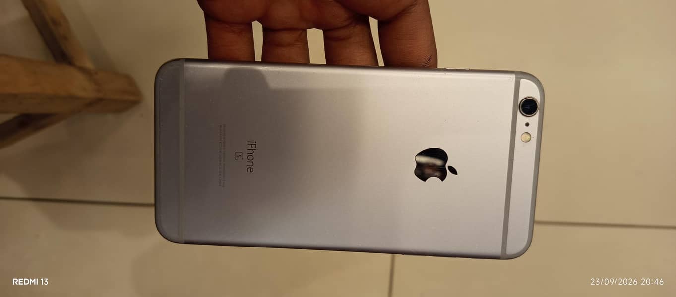 Apple iPhone 6S Plus 3