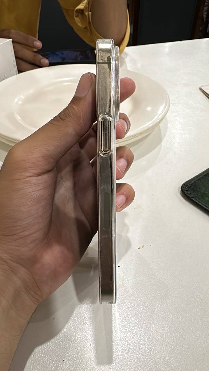 Apple iPhone 13 1