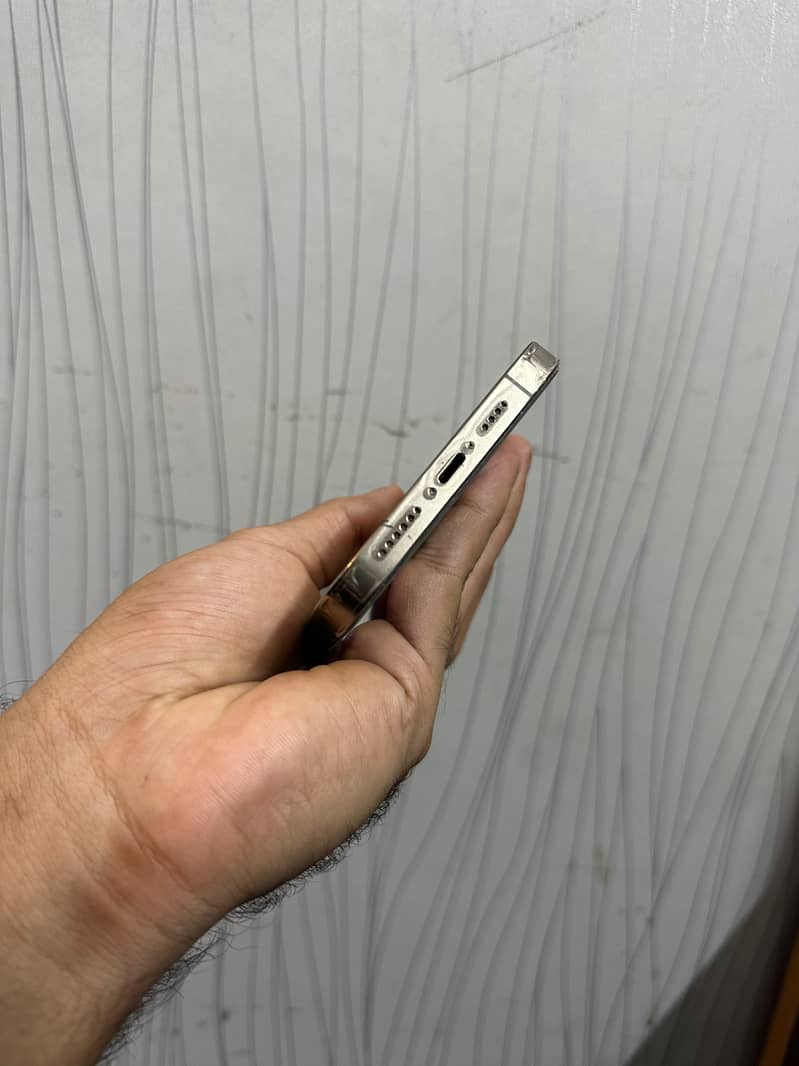 Apple iPhone 14 Pro Max 5