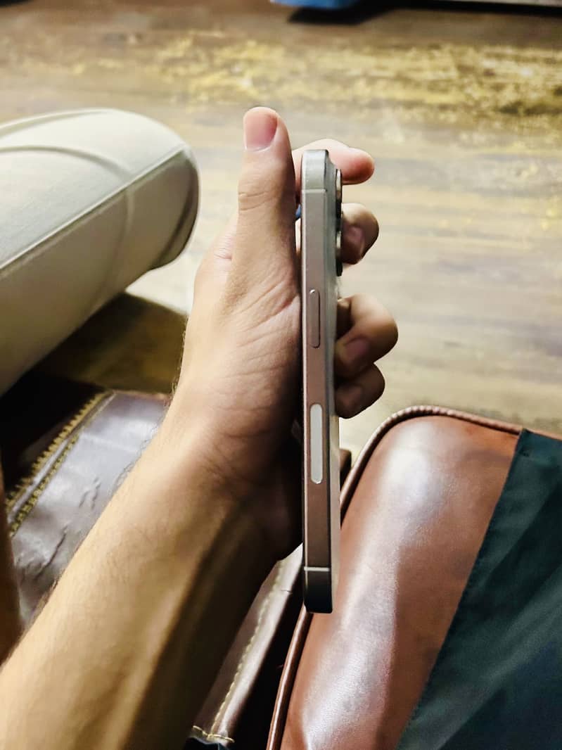Apple iPhone 15 Pro 1