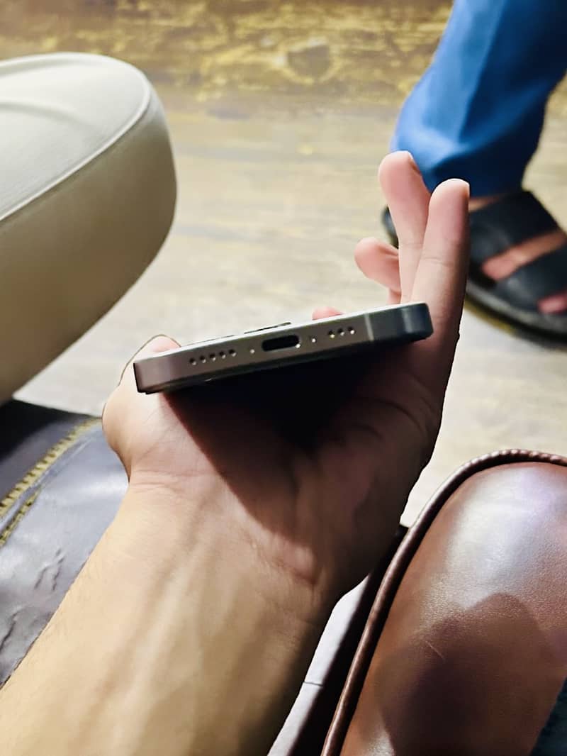 Apple iPhone 15 Pro 3