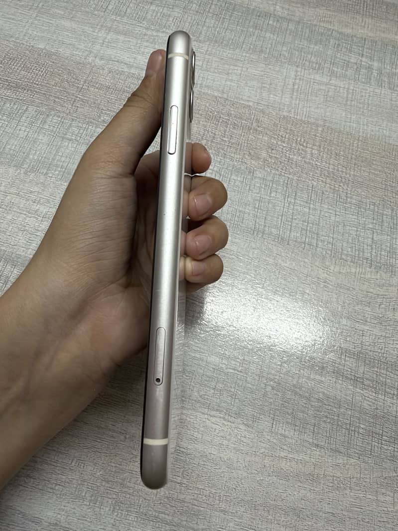 Apple iPhone 11 7