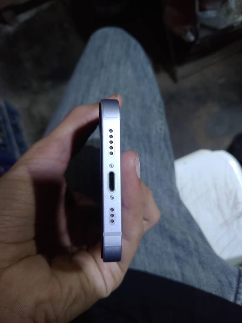 Apple iPhone 14 3