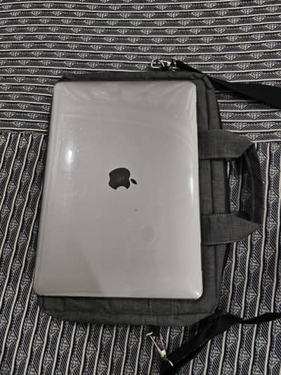 MacBook Pro 13-inch 2017 - 16GB RAM / Intel Core i5 -
