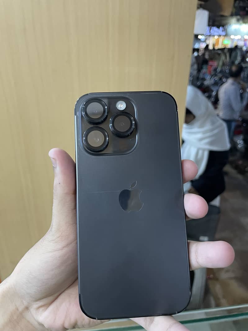 Apple iPhone 14 Pro 1