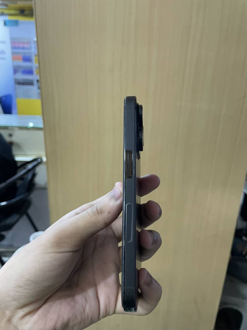Apple iPhone 14 Pro 2
