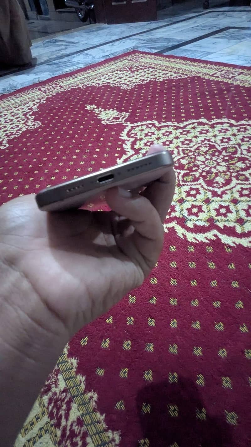 Apple iPhone 16 Pro Max 2