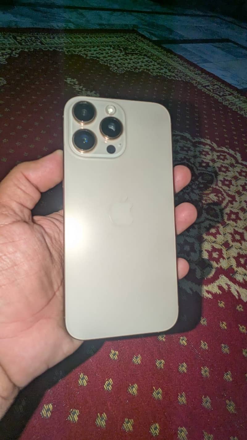 Apple iPhone 16 Pro Max 3