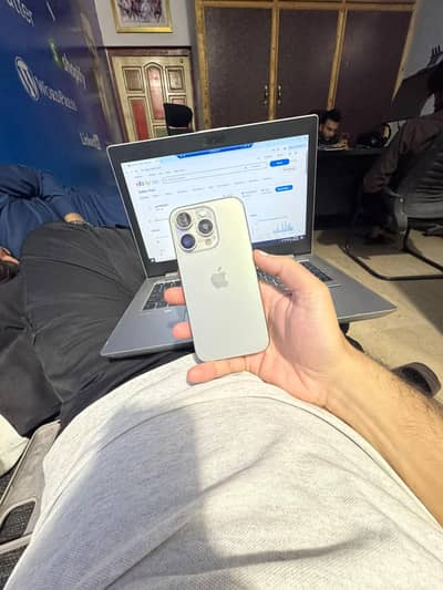 Apple iPhone 15 Pro
