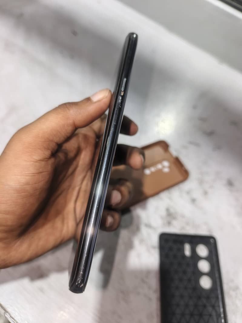 One Plus 7 Pro 3