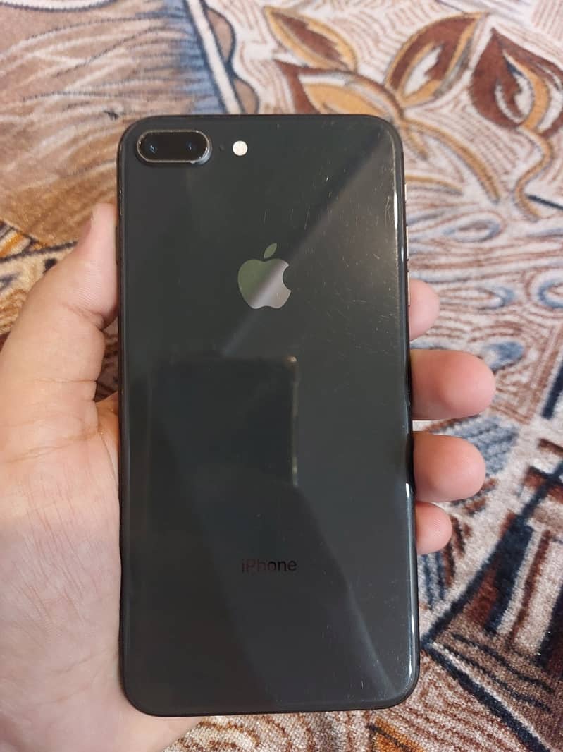 Apple iPhone 8 Plus 0