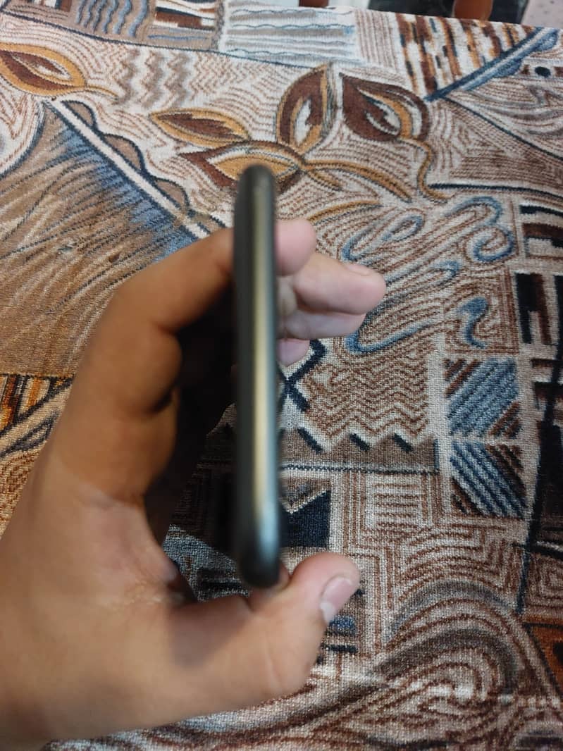 Apple iPhone 8 Plus 3
