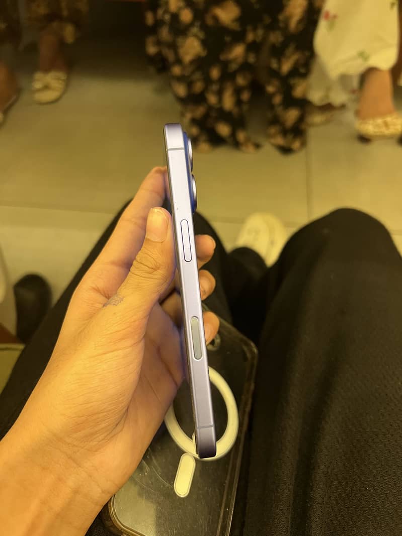 Apple iPhone 16 1