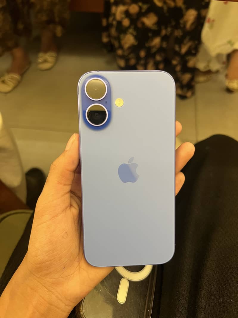 Apple iPhone 16 2