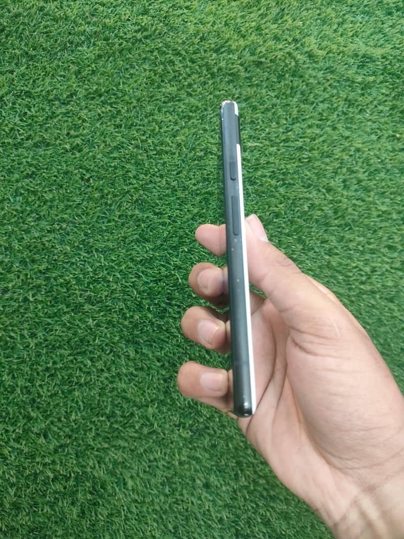 Google Pixel 6a 1