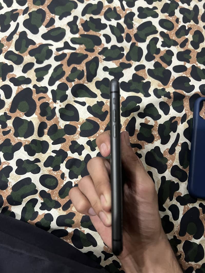 Apple iPhone 11 2
