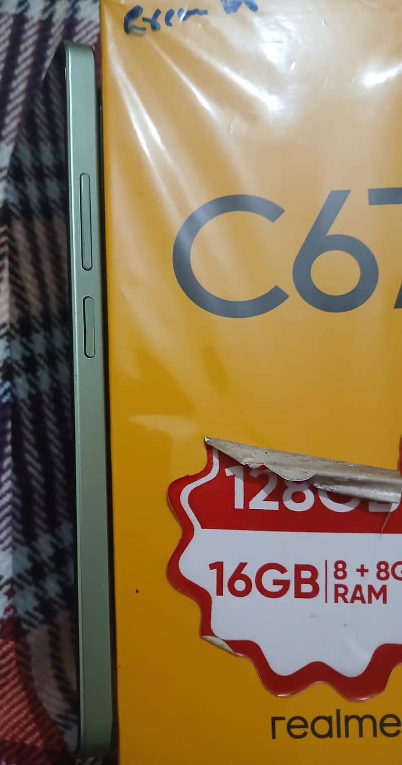 Realme C67 7