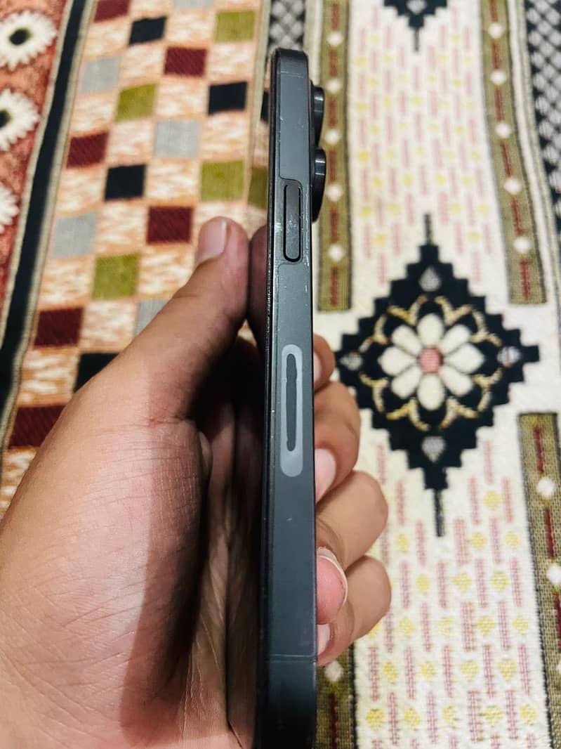 Apple iPhone 14 Pro 3