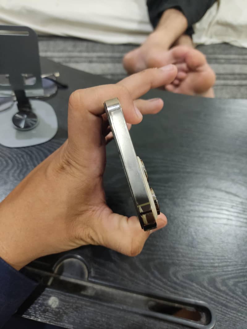 Apple iPhone 14 Pro Max 3