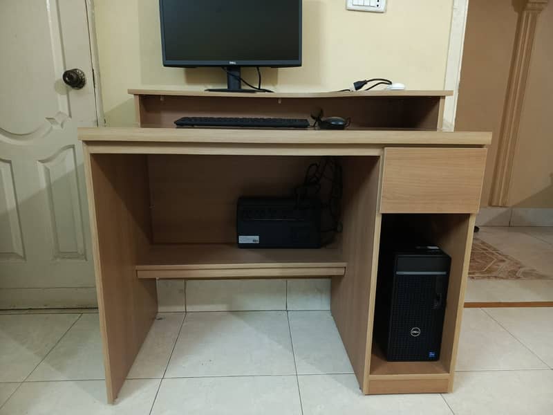 Computer Table 0