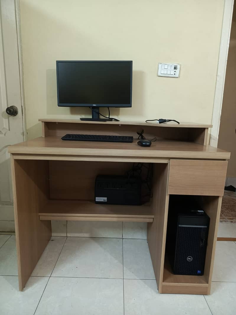 Computer Table 2