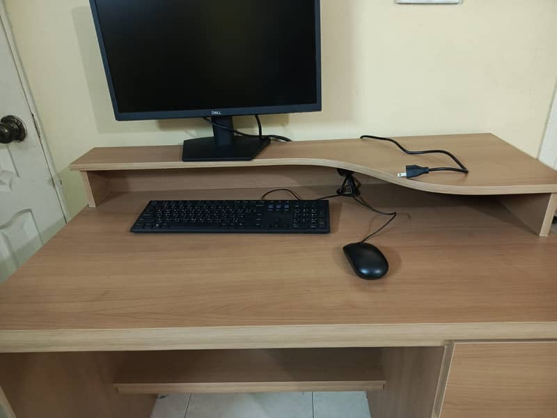 Computer Table 4