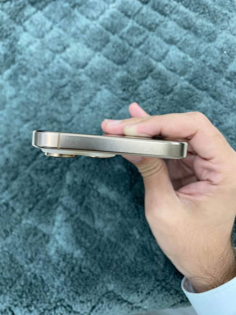 Apple iPhone 16 Pro Max 93BH Complete Box 1