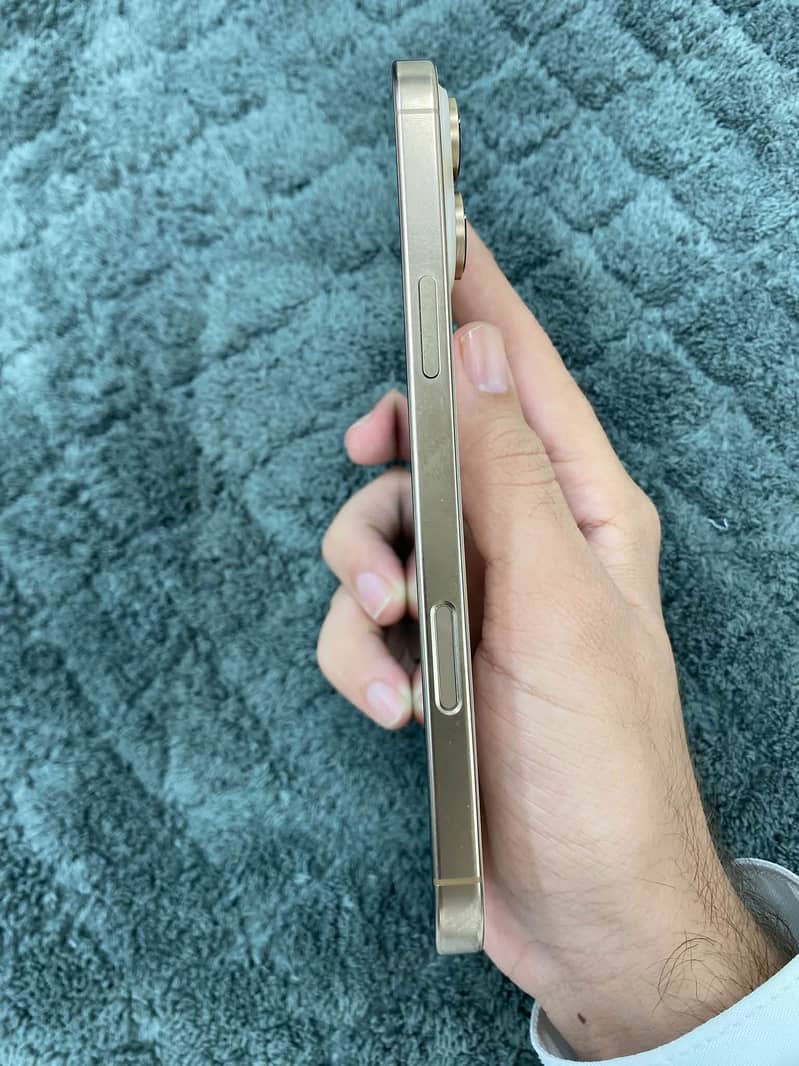Apple iPhone 16 Pro Max 93BH Complete Box 4
