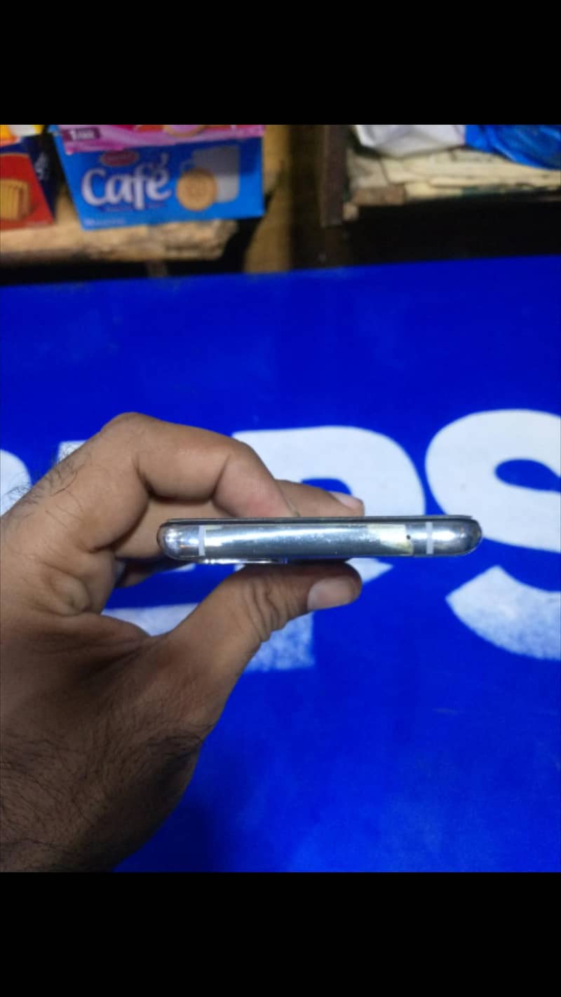 One Plus 8T 4