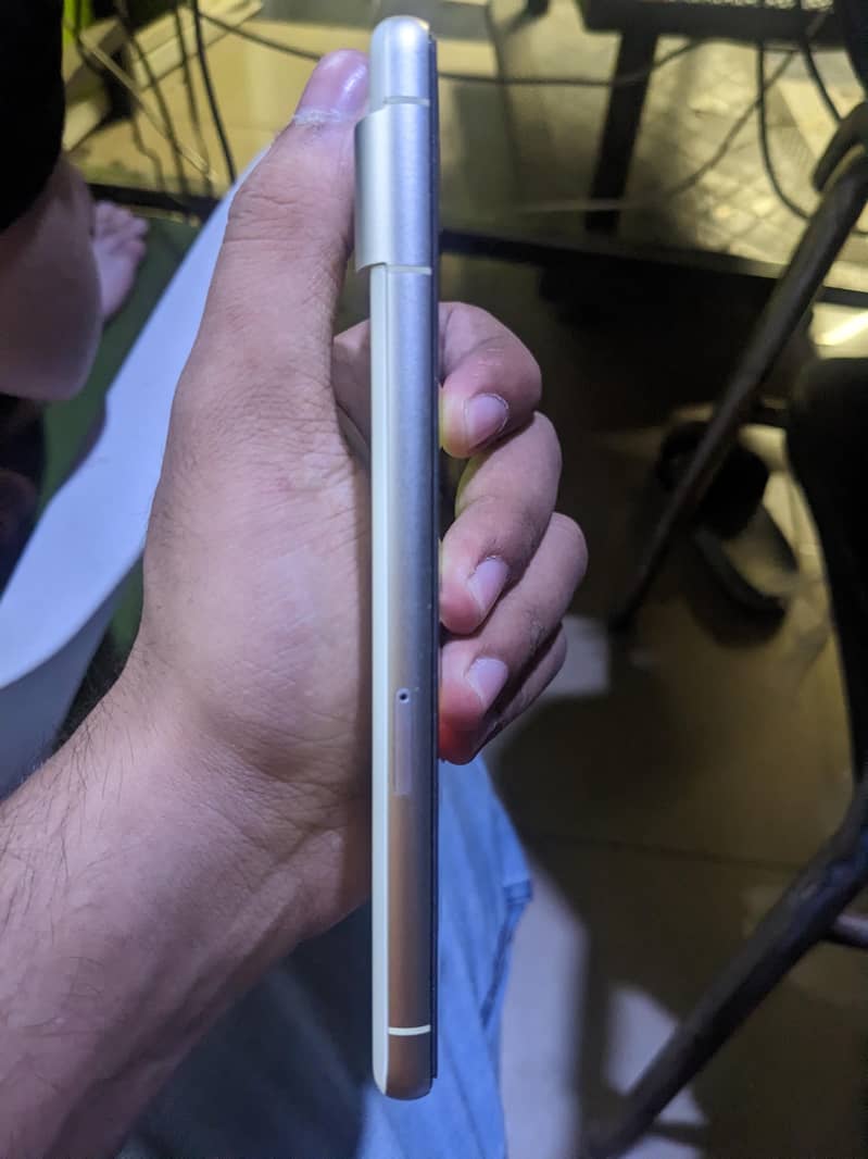 Google Pixel 7 4