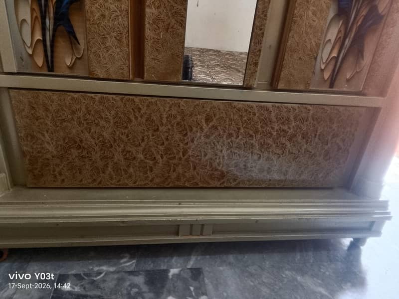خوبصورت پیٹہ الماری برائے فروخت 2
