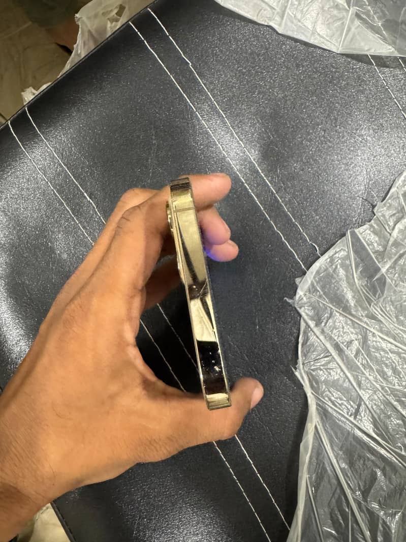 Apple iPhone 12 Pro Max 5