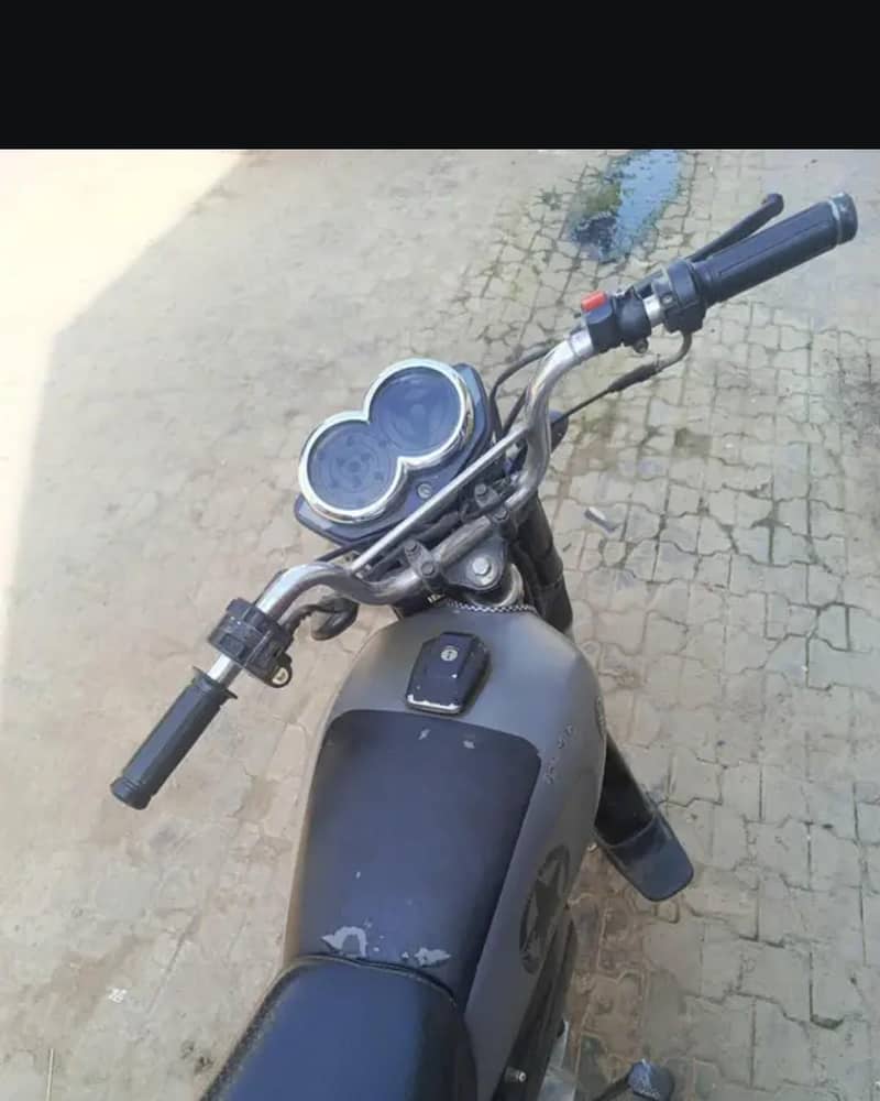 YAMAHA JUNOON 2009 MODEL 6