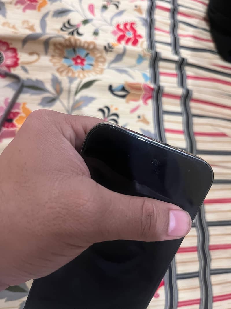 Apple iPhone 13 Pro Max 3