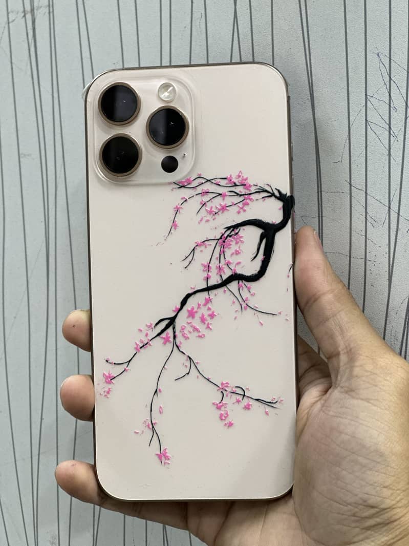 Apple iPhone 16 Pro Max 0
